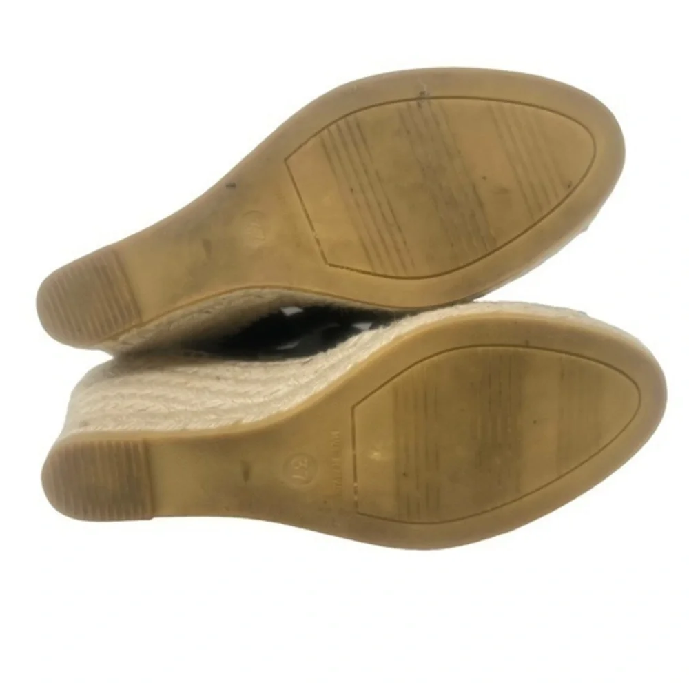 Kanna Wedge Sandals - Picture 8 of 11